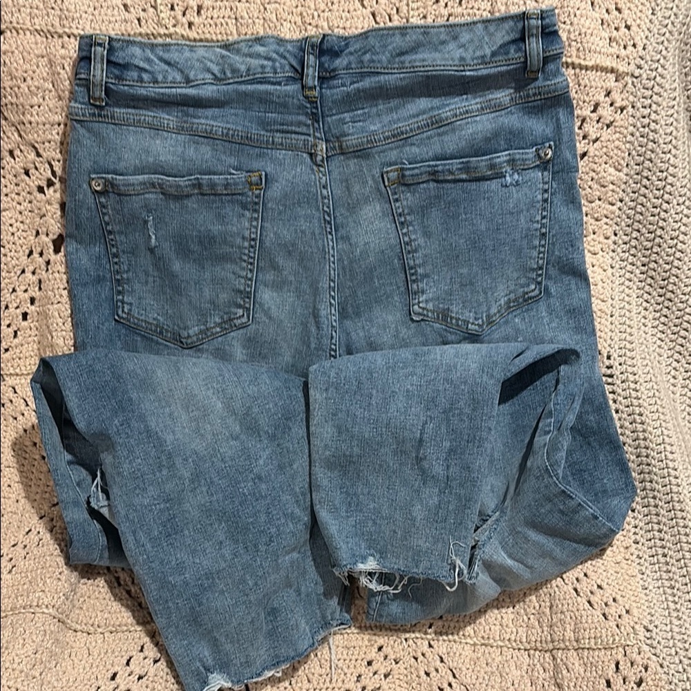 INC International Concepts Light Blue Cropped Jeans - Picture 6 of 6